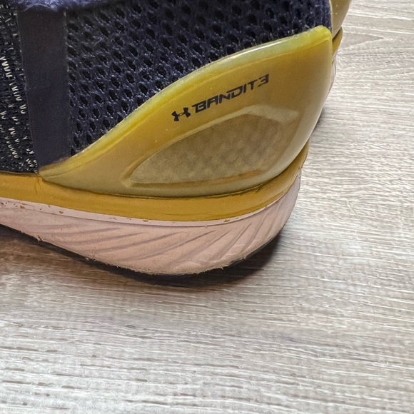 Under Armour Notre Dame Team Charged Bandit 3 Shoes - 9.5 - Picture 3 of 9